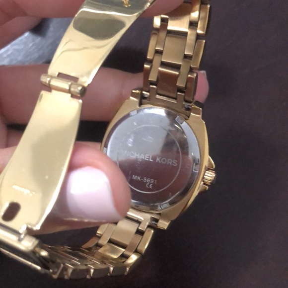 Michael Kors Gold Watch - Picture 6 of 7